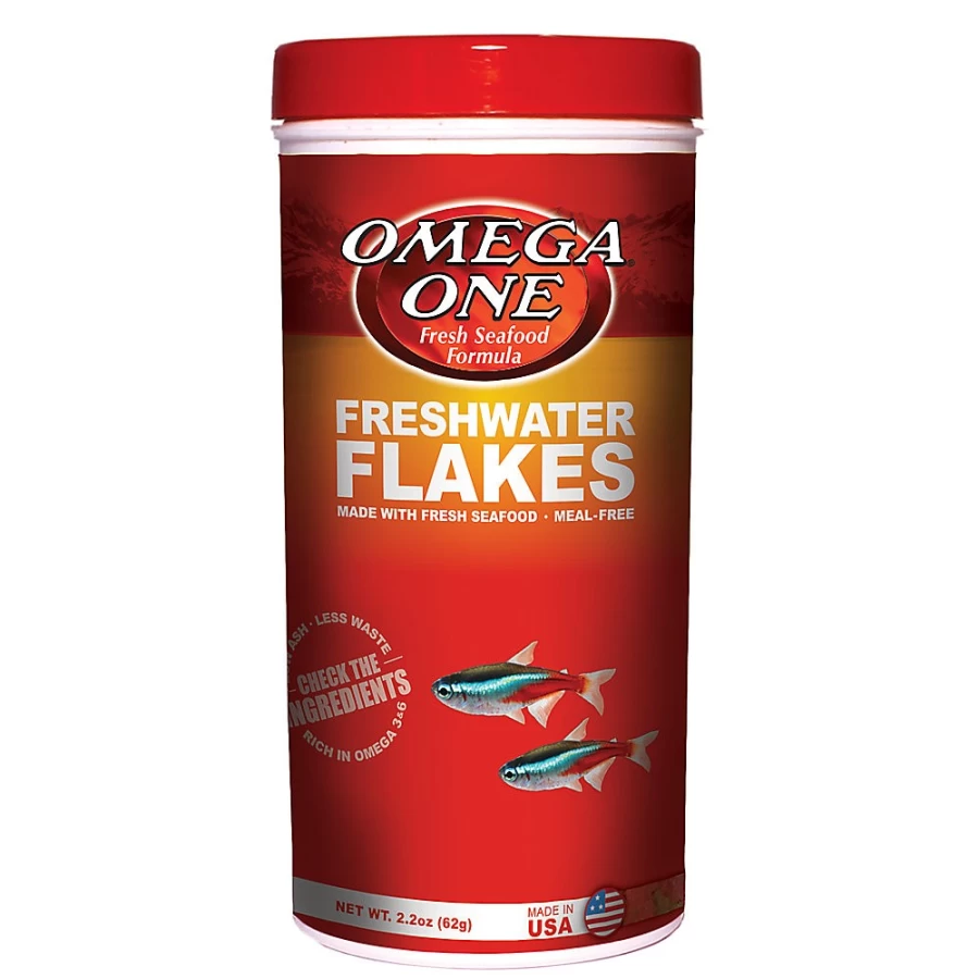 PetSmart OmegaTrade Freshwater Flakes Fish Food for Tropical & Goldfish - High Protein Nutrition